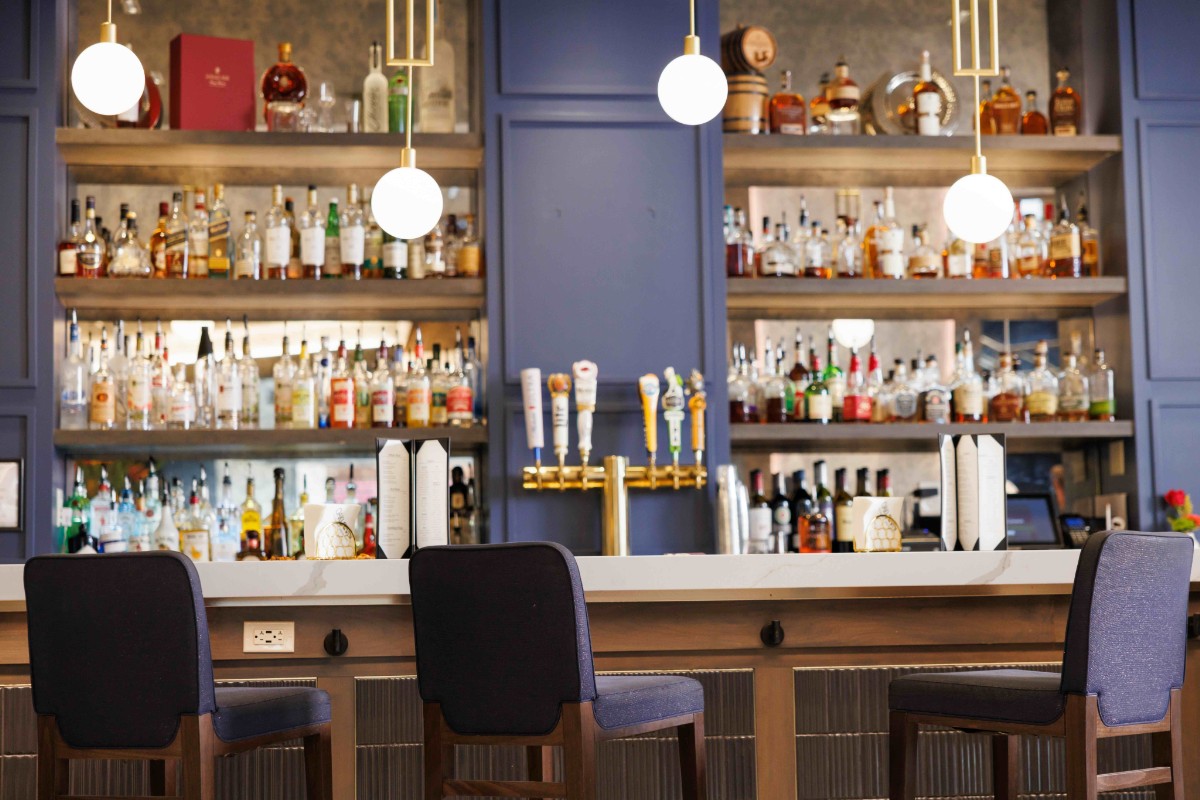 Oaklawn Hotel Lobby Bar